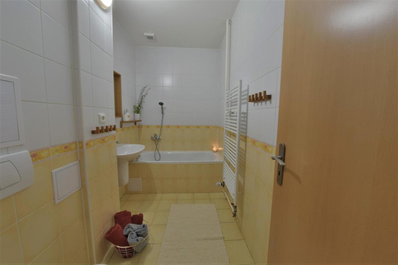 Kf Apartment ドノヴァリ エクステリア 写真